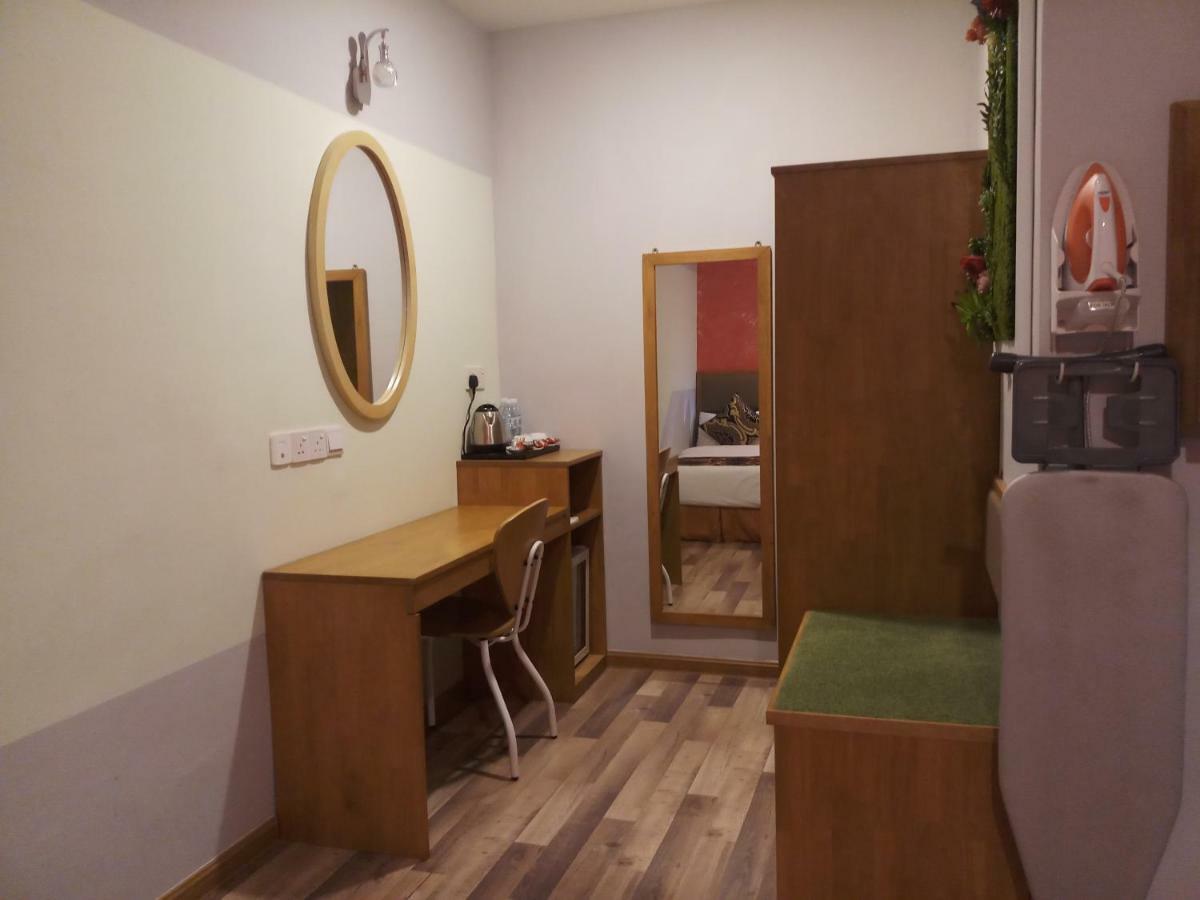 Family Room,1622893252:JPEG